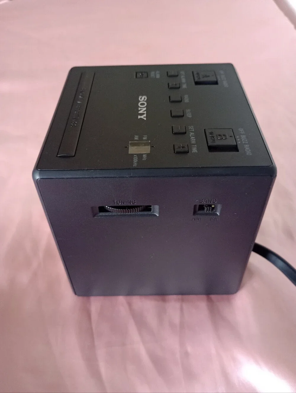 Sony ICF-C1T Cube FM/AM Clock Radio with Dual Alarm Clock Black